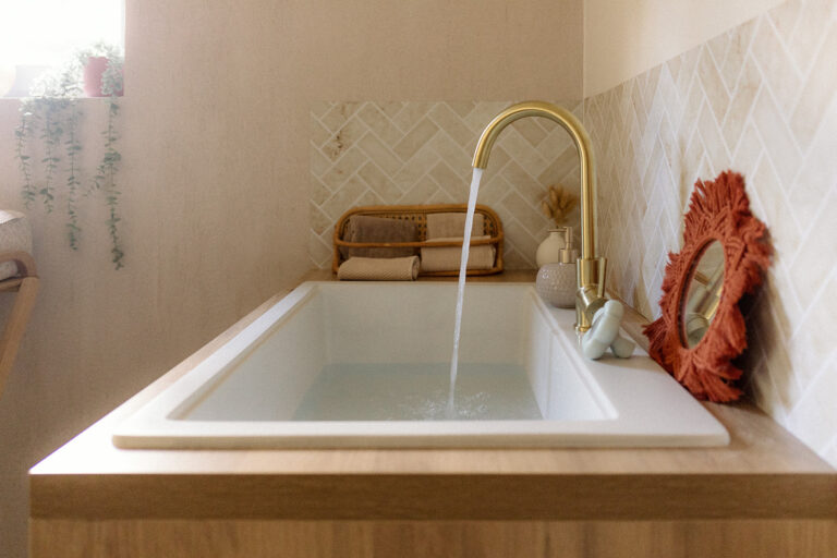 cabinet Nouer les liens avec la baignoire des thérapeutiques bain bébé